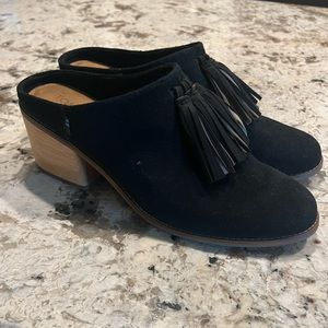Tom’s mule with wood block heel